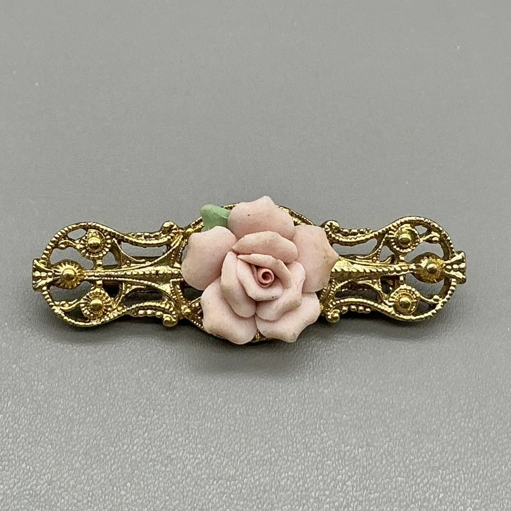 Vintage Brooch‎ Women Pink Porcelain Rose Gold Tone Filigree Bar Pin 2.25 Inch